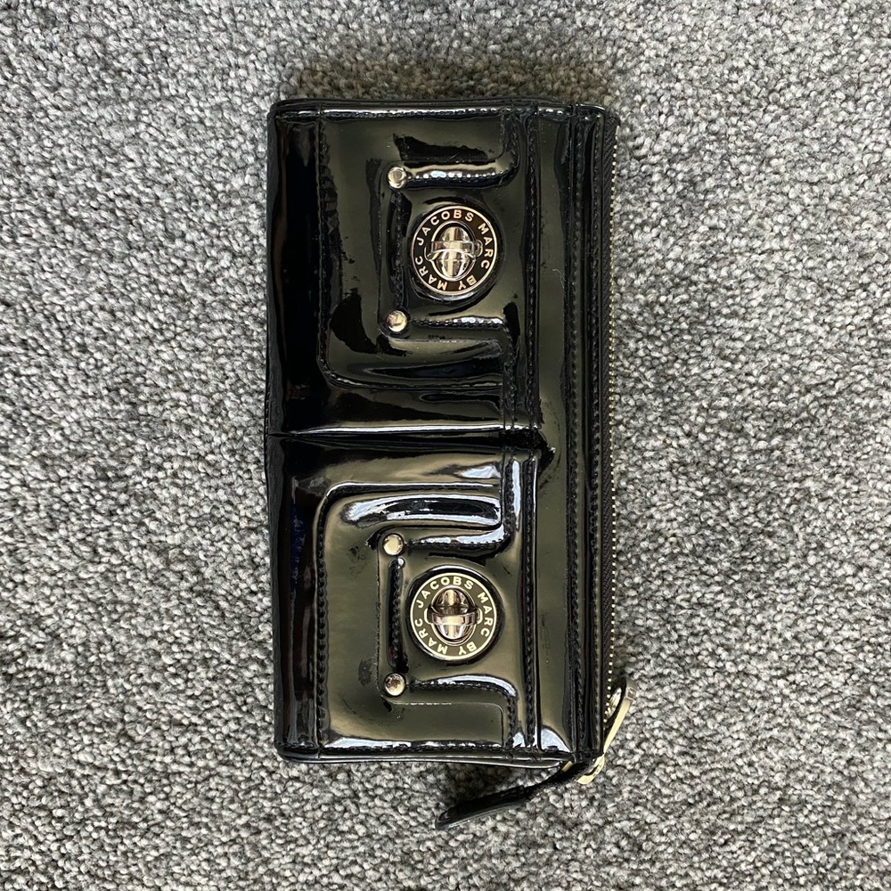 Marc Jacobs patent wallet
